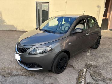 LANCIA Ypsilon 1.0 FireFly 5p S&S Hybrid Silver
