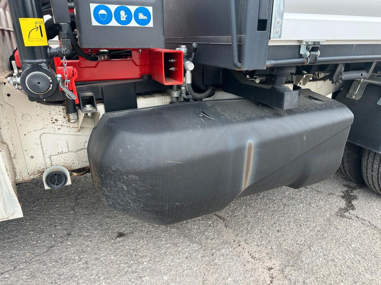 Piaggio Porter NP6 TWB CHAS 325 LR LPG TOP WHITE