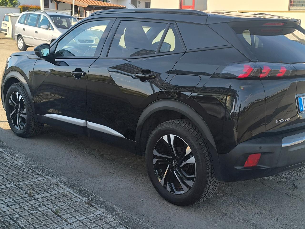 PEUGEOT 2008 ALLURE PACK 1.5 HDI 04/2022 LED/NAV/ SENS. POST/