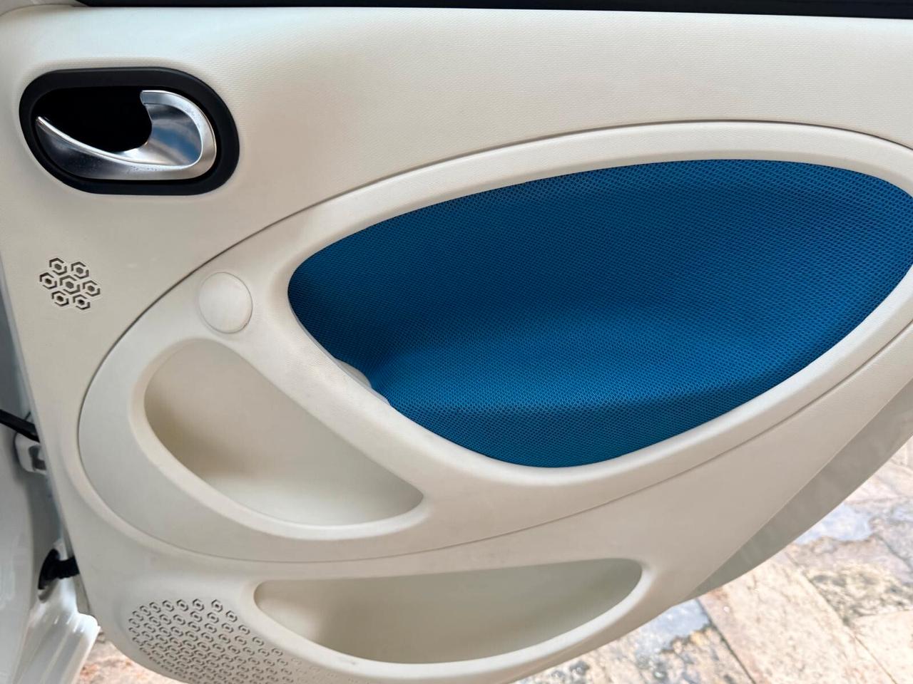 Smart ForFour 70 1.0 Proxy Manuale 09/2015