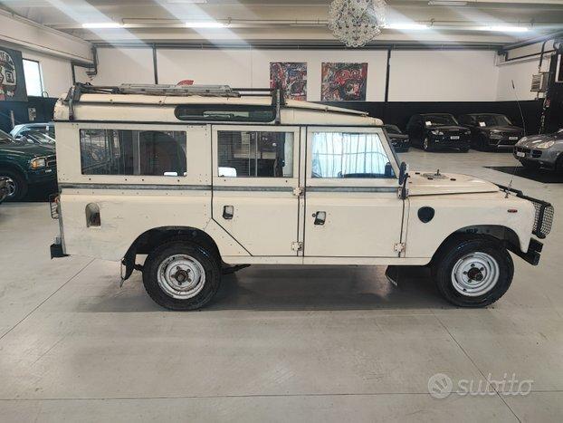 Land Rover Defender Autocarro