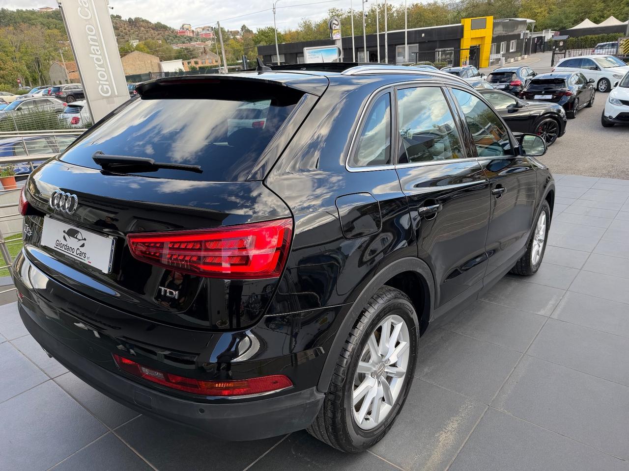 Audi Q3 2.0 TDI 120 CV S tronic Design tetto apribile