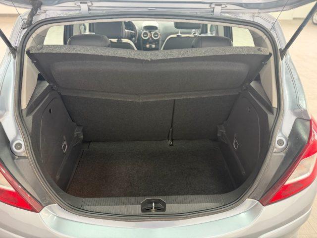 OPEL Corsa 1.2 5 porte Cosmo