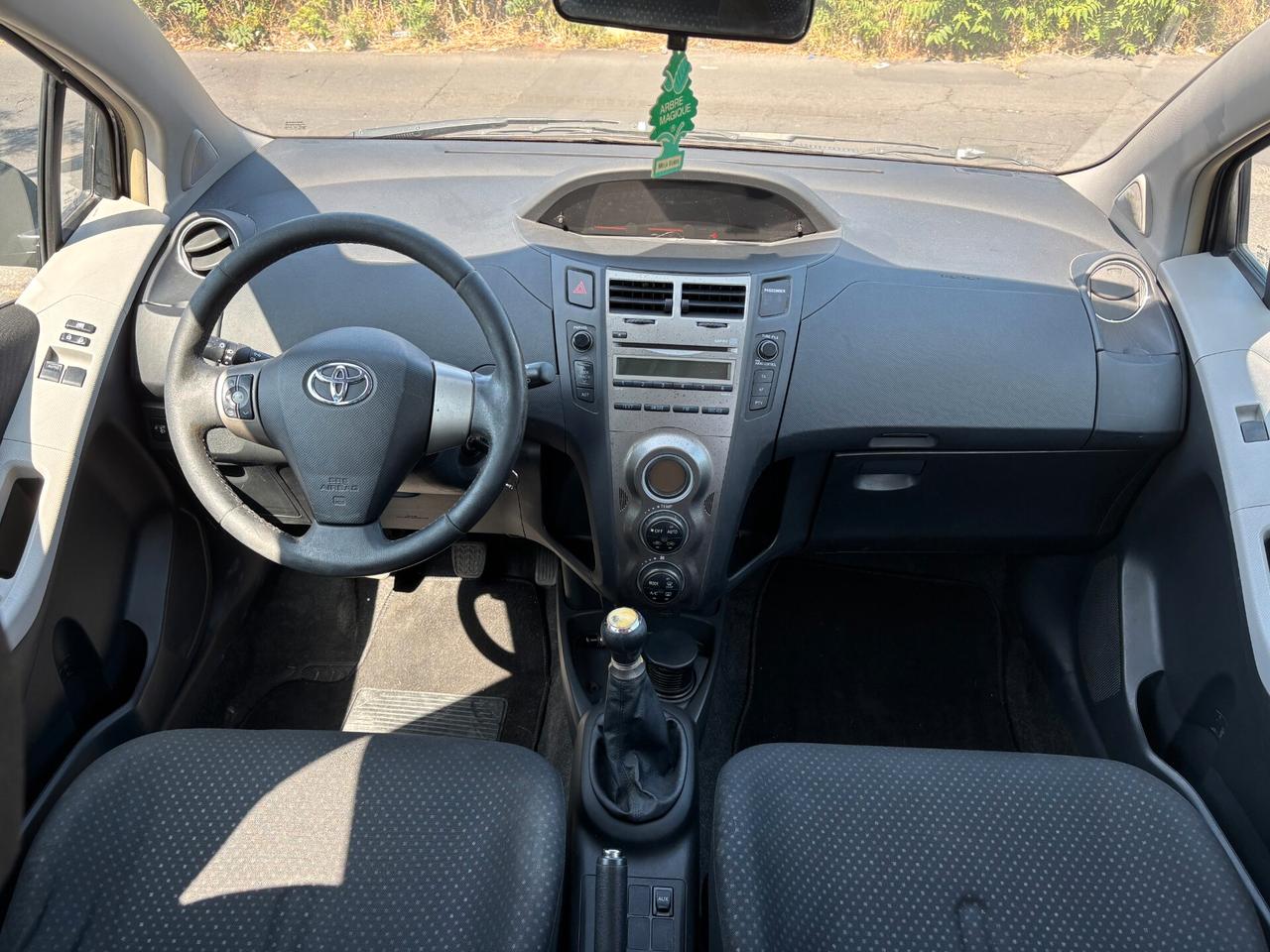 Toyota Yaris 1.0 5 porte