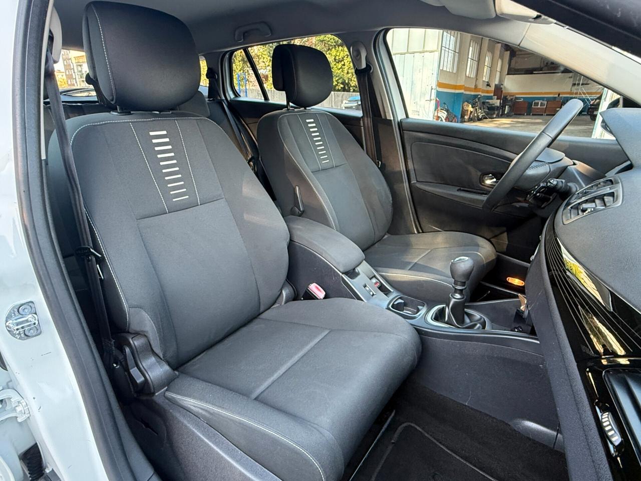 Renault Megane Mégane 1.5 dCi 110CV EDC SporTour Attractive