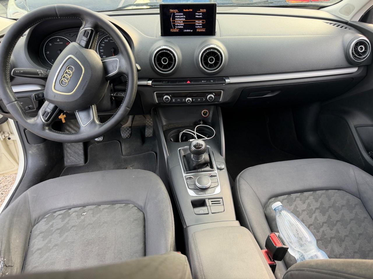 Audi A3 SPB 1.6 TDI 116 cv 6 marce