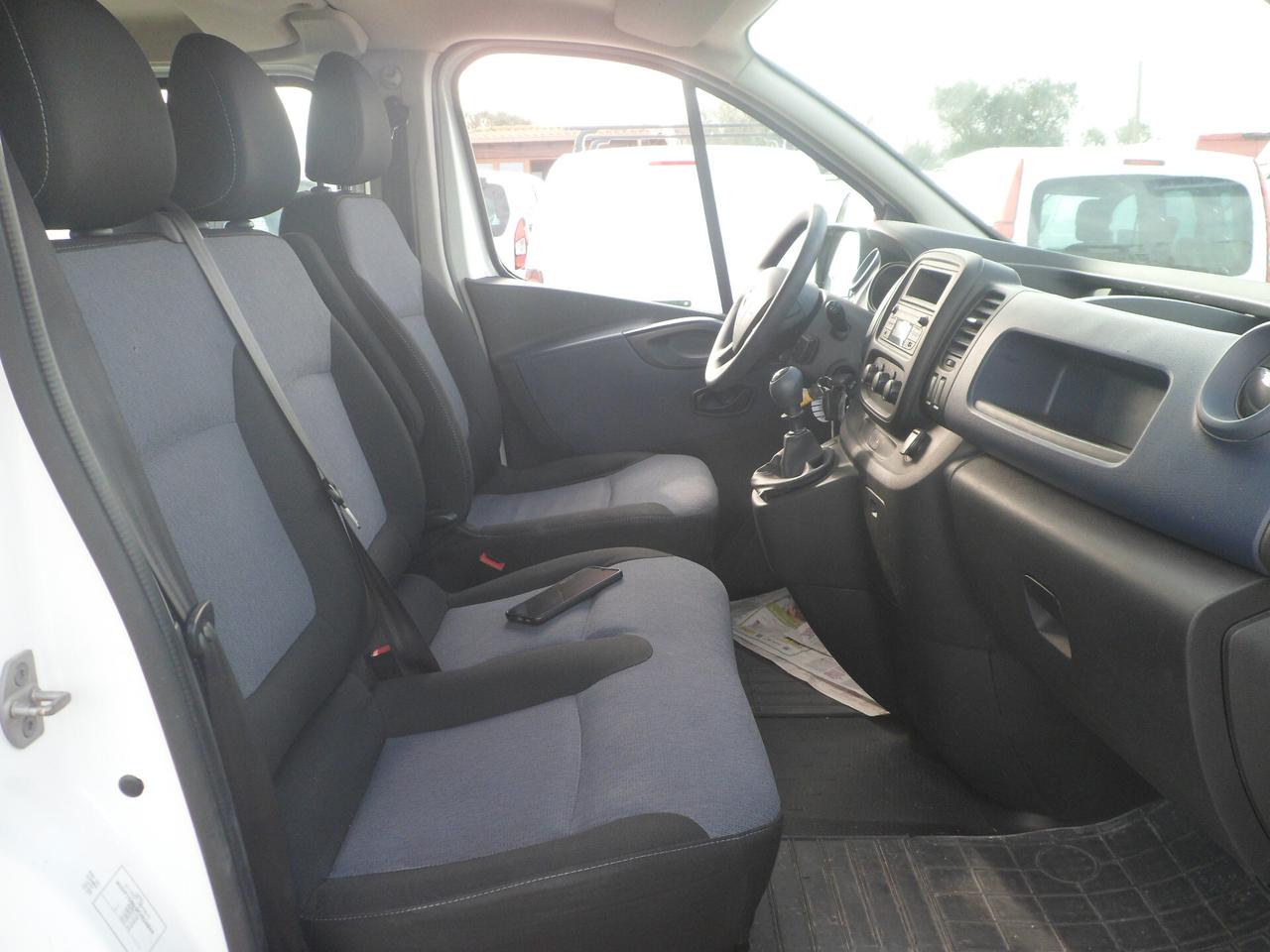 Opel Vivaro maxi 6 posti autocarro