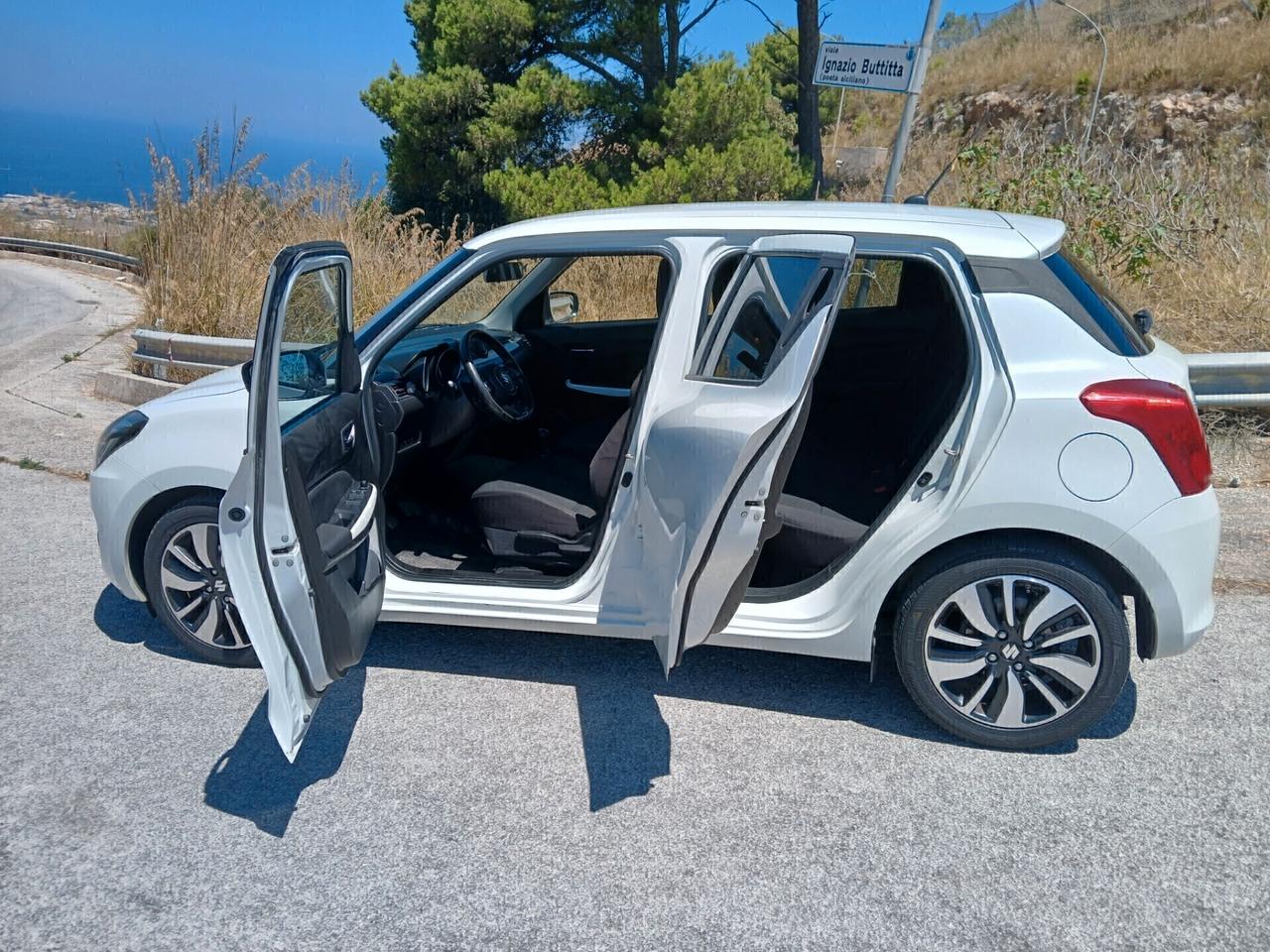 Suzuki Swift 1.2 Hybrid Top