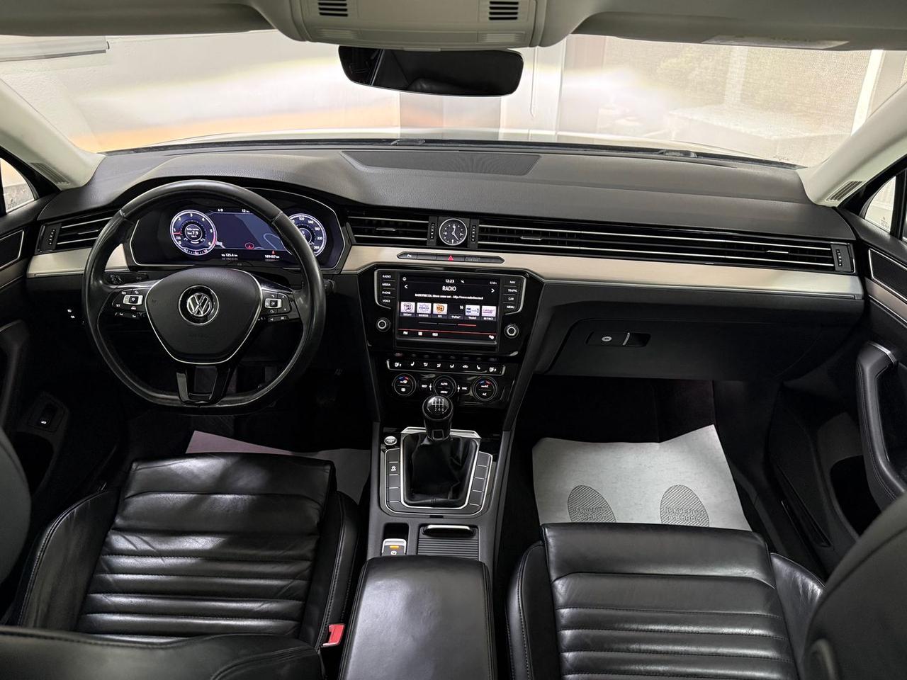 Volkswagen Passat Hgline 2.0 tdi 150cv #10396