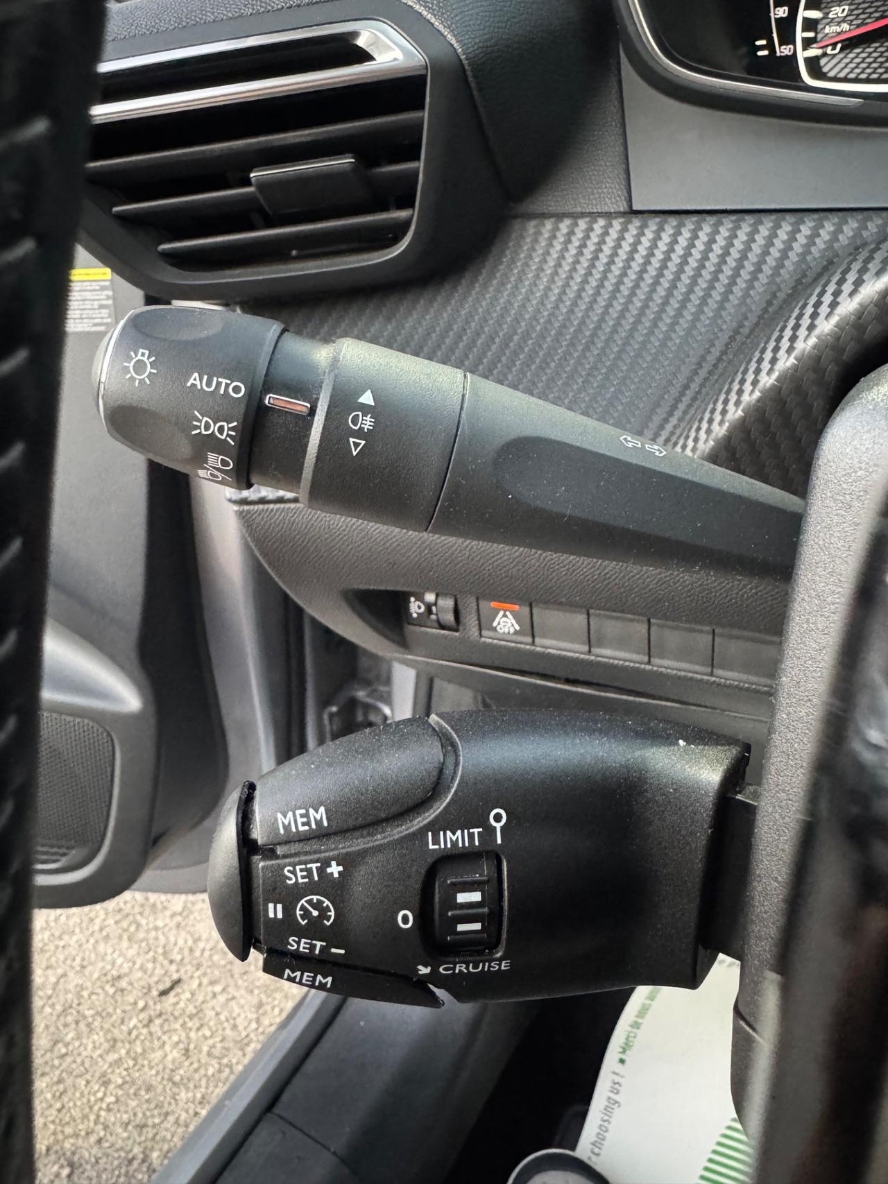 Peugeot 208 1.5 BlueHDi 100 Allure NAVI PACK