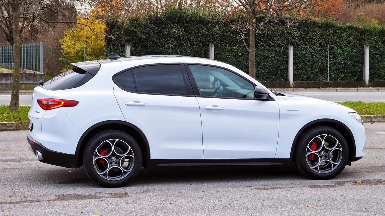 Alfa Romeo Stelvio 2.2 Turbodiesel 160 CV AT8 RWD Super