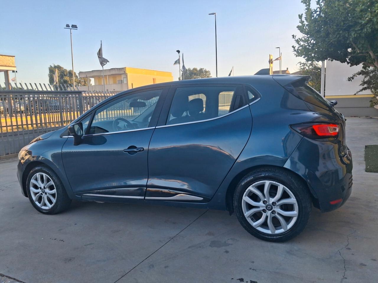 RENAULT Clio Intens 1.200 16v 75cv Km146.000