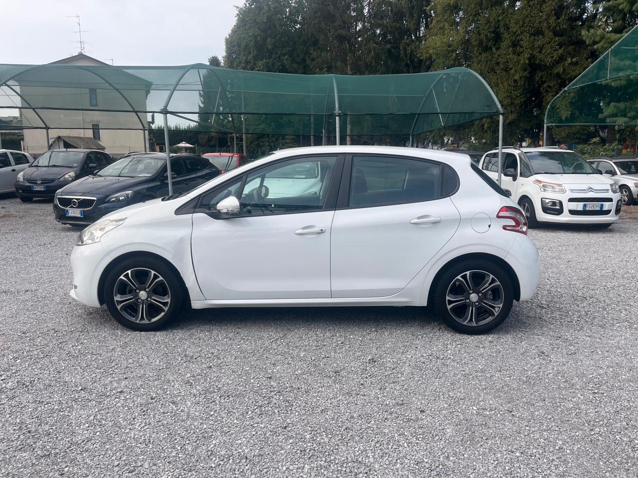 Peugeot 208 PureTech 82 5 porte Allure NEOPATENTATI
