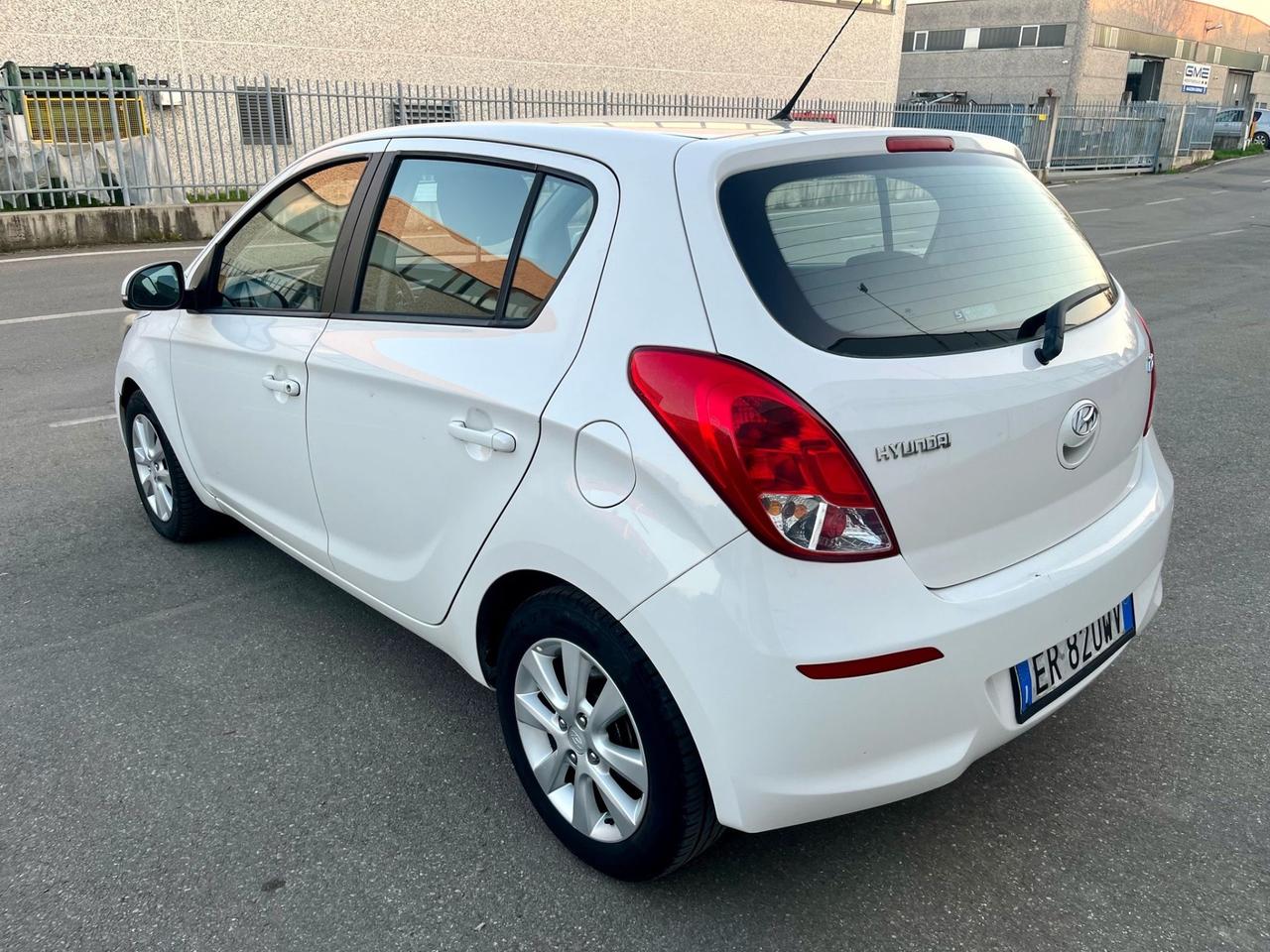 Hyundai i20 1.2benzina 2013 150.000km per neopatentati