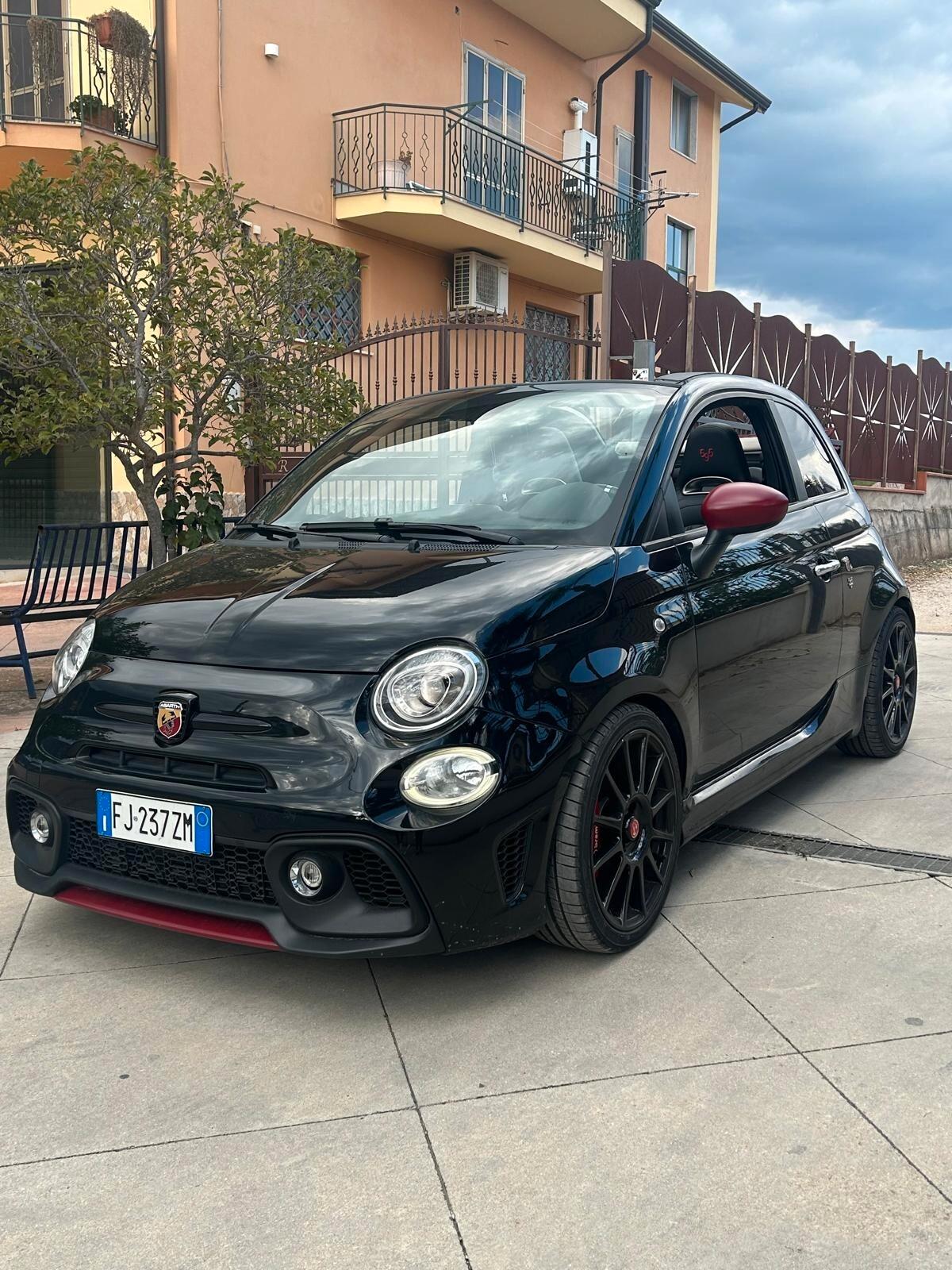 Abarth 595 C 1.4 Turbo T-Jet 160 CV MTA Competizione