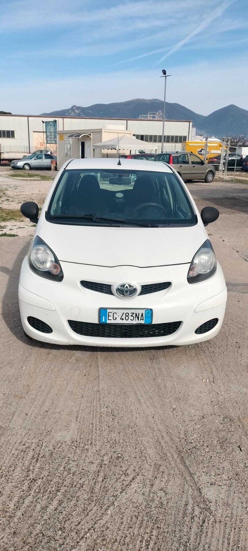 Toyota Aygo 1.0 12V VVT-i 5 porte Now Connect