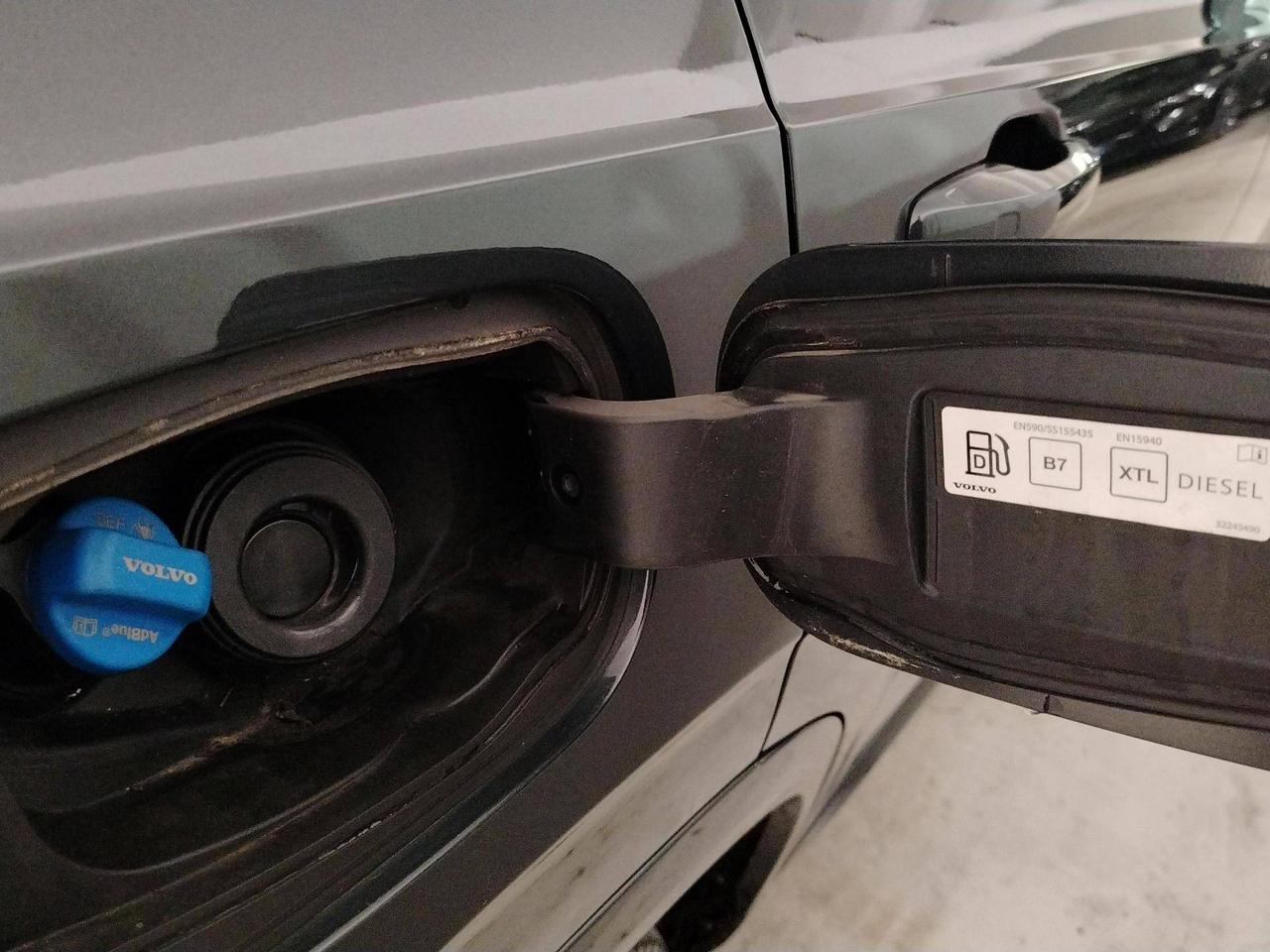 Volvo XC90 2.0 b5 Momentum awd