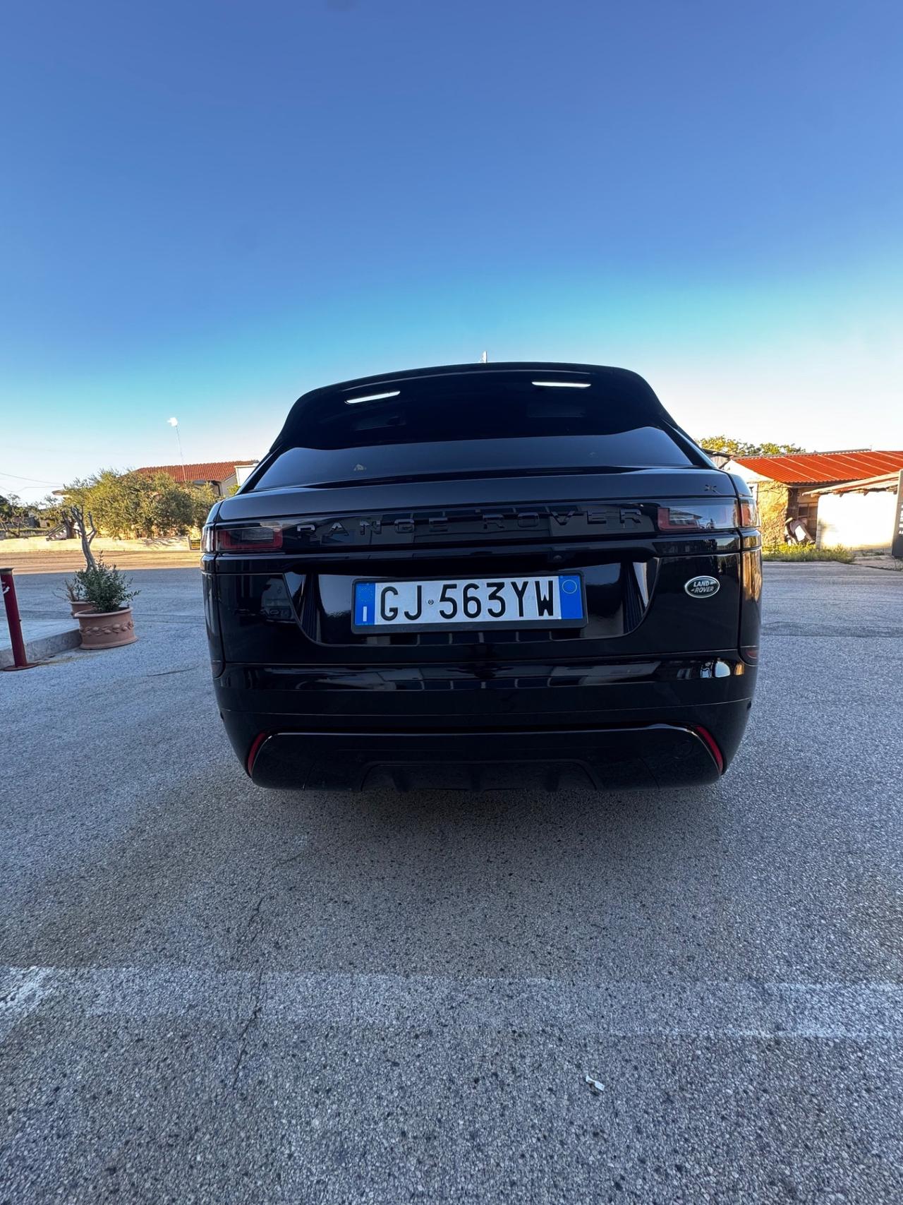 Land Rover Range Velar Total black