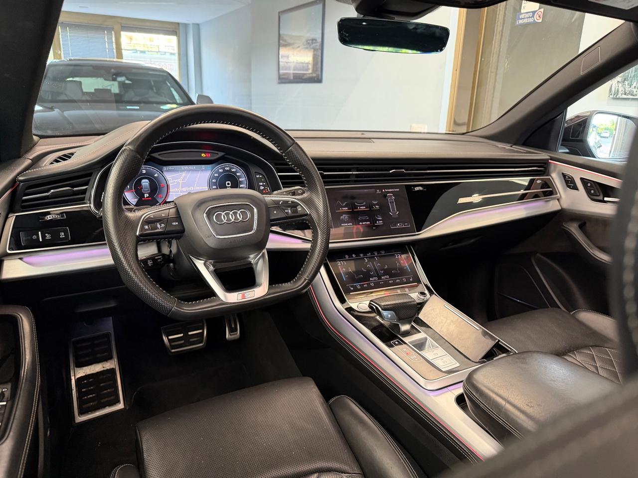 Audi Q8 45 TDI quattro tiptronic S-LINE..