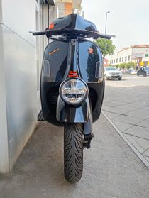 Piaggio Vespa 300 GTV "VIA MONTENAPOLEONE"