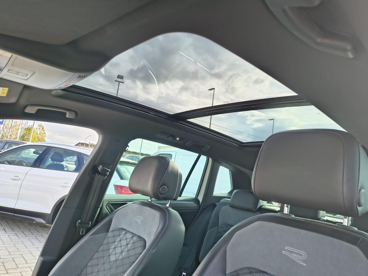 Volkswagen Tiguan 2.0 TDI 200 CV DSG 4MOTION R-Line