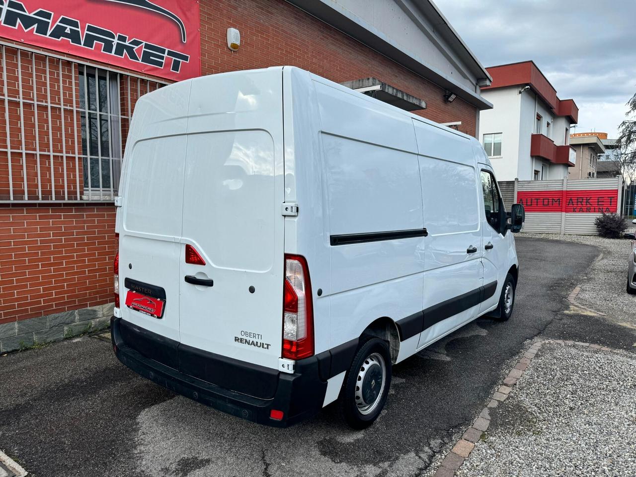 Renault Master 2.3 DCI 131CV L2H2