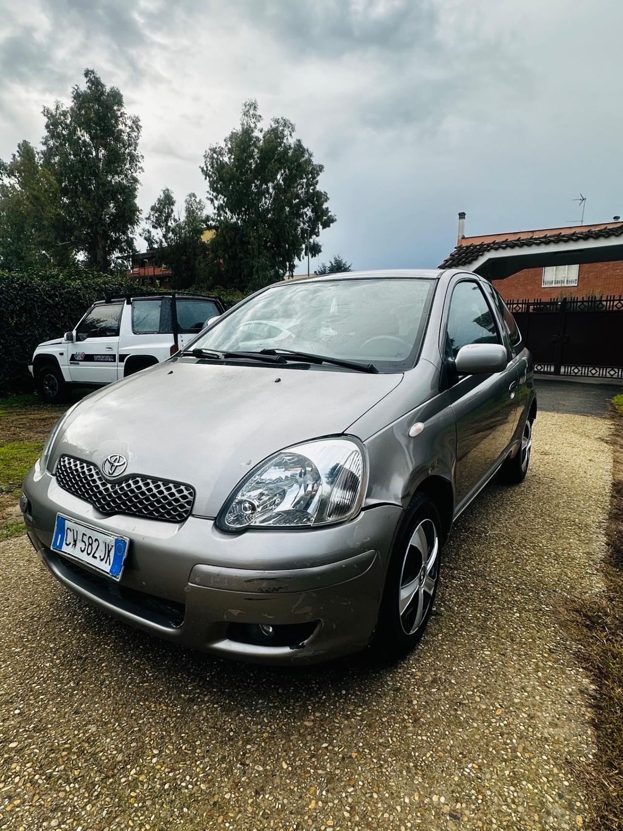 Toyota Yaris 1.0 3 porte Sol