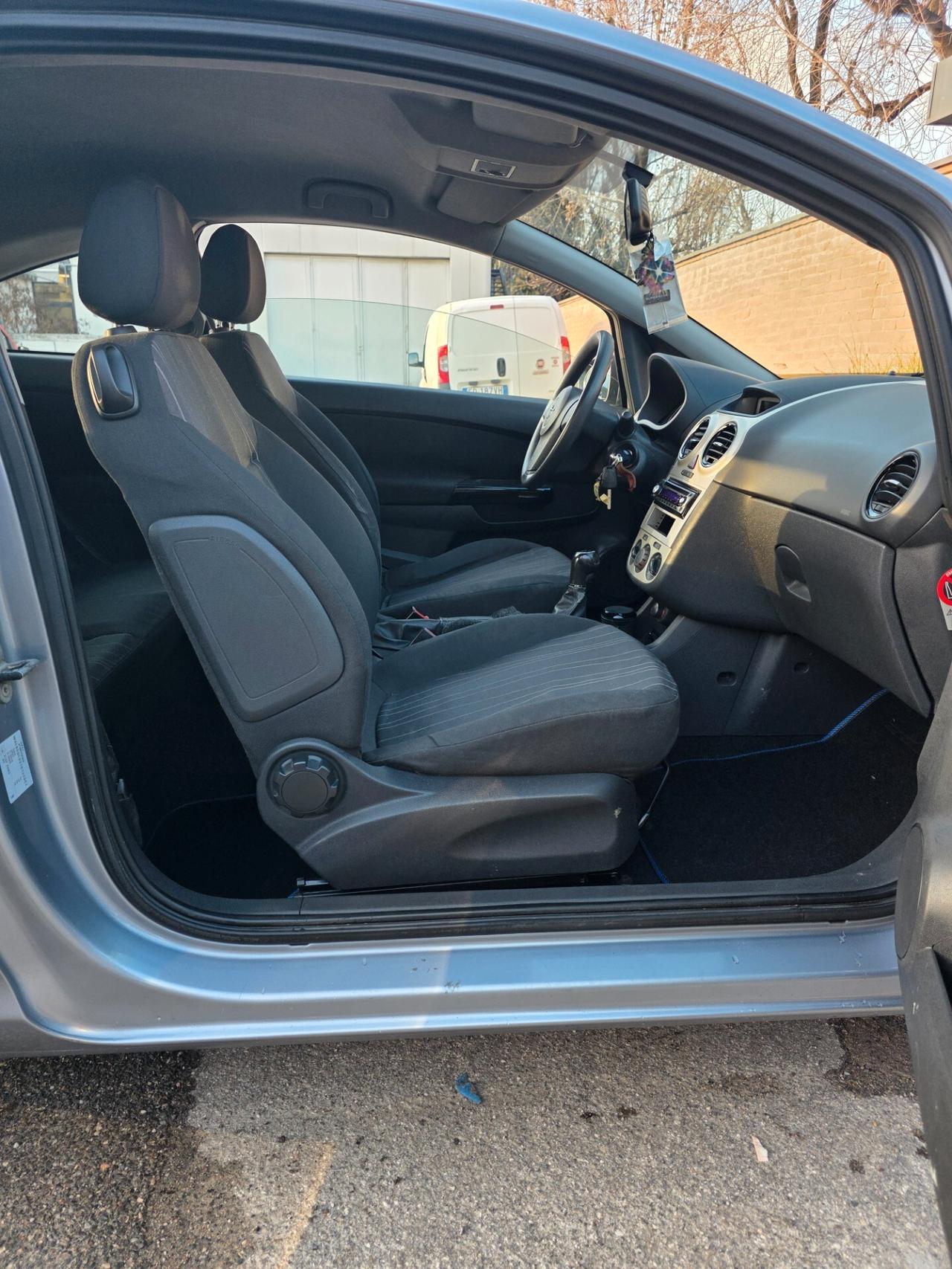 Opel Corsa 1.3 CDTI Sport neopatentati trattabile1950