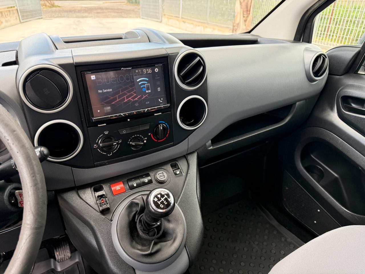 PEUGEOT PARTNER ANNO 2015 1.6 DIESEL 75 CV