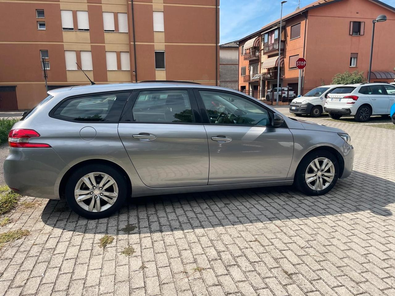 Peugeot 308 BlueHDi 120 S&S SW Business