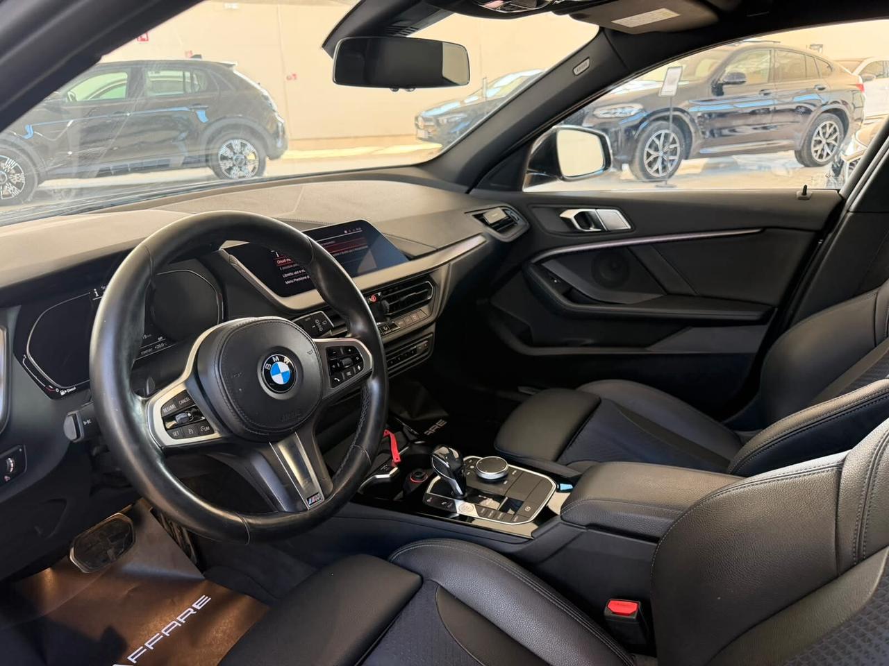 Bmw 118 118d 5p. Msport