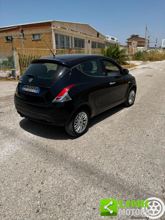 LANCIA Ypsilon 1.3 MJT 75 CV Unyca