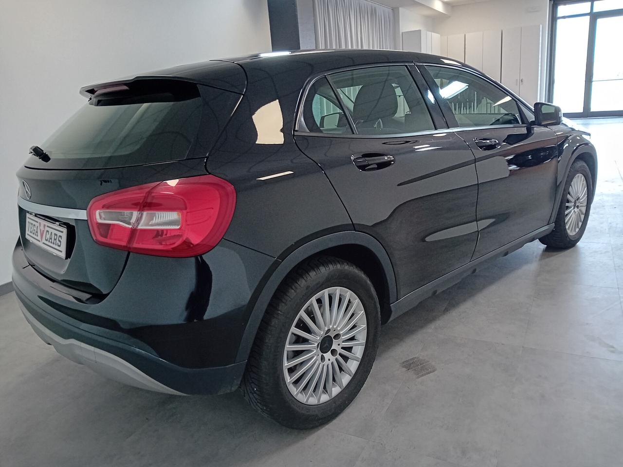 Mercedes-benz GLA 180 d Business