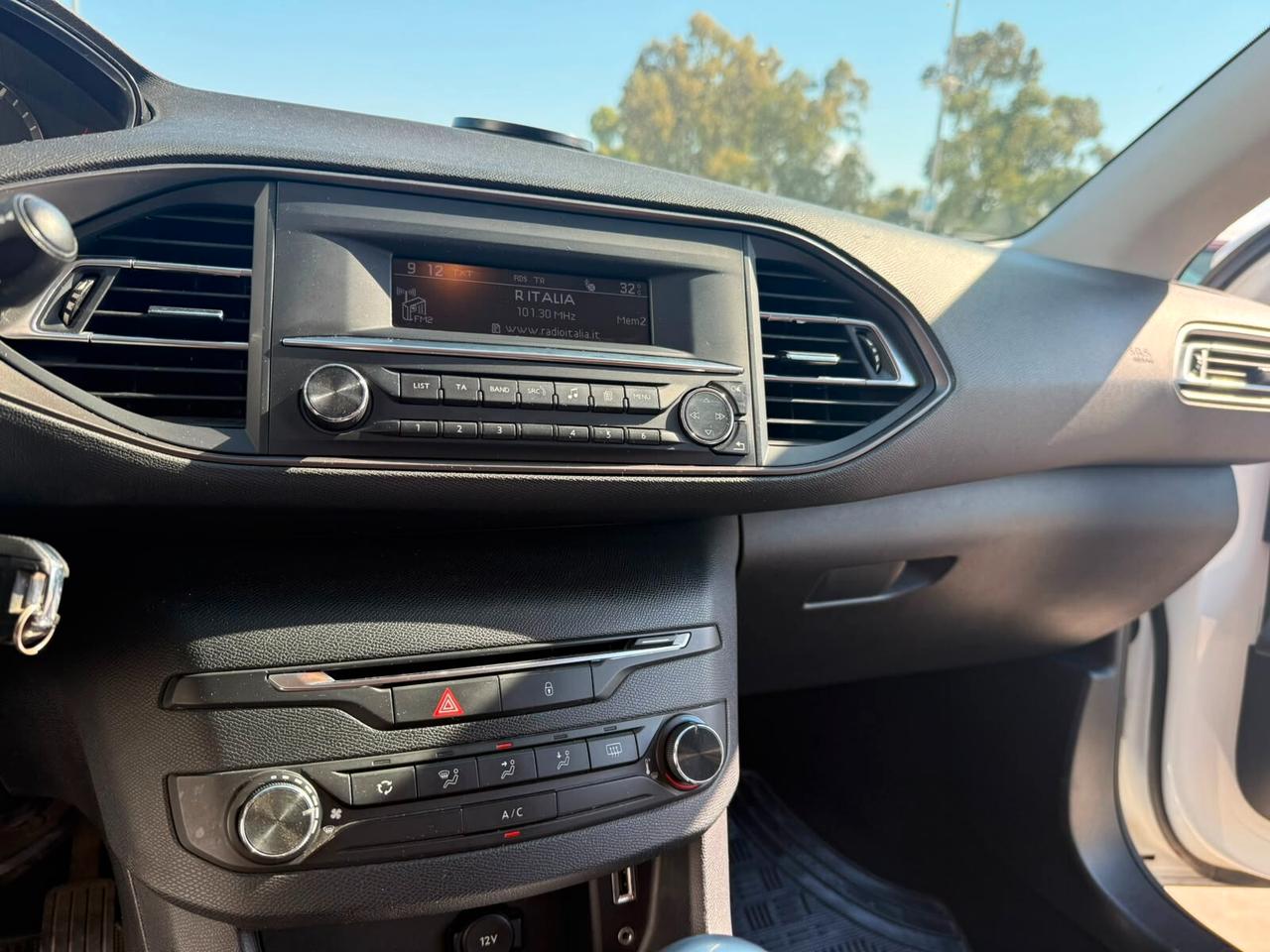 Peugeot 308 1.6 HDi 115 CV S&S Allure