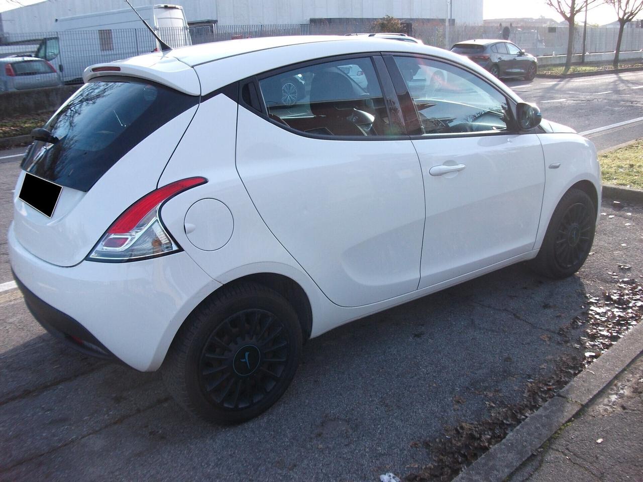 Lancia Ypsilon 1.2 69 CV 5 porte GPL Ecochic Elefantino