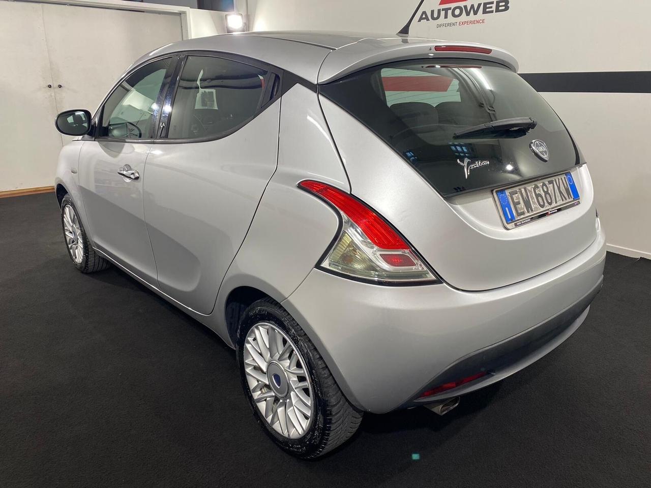 Lancia Ypsilon 1.2 69 CV *NEOPATENTATI*