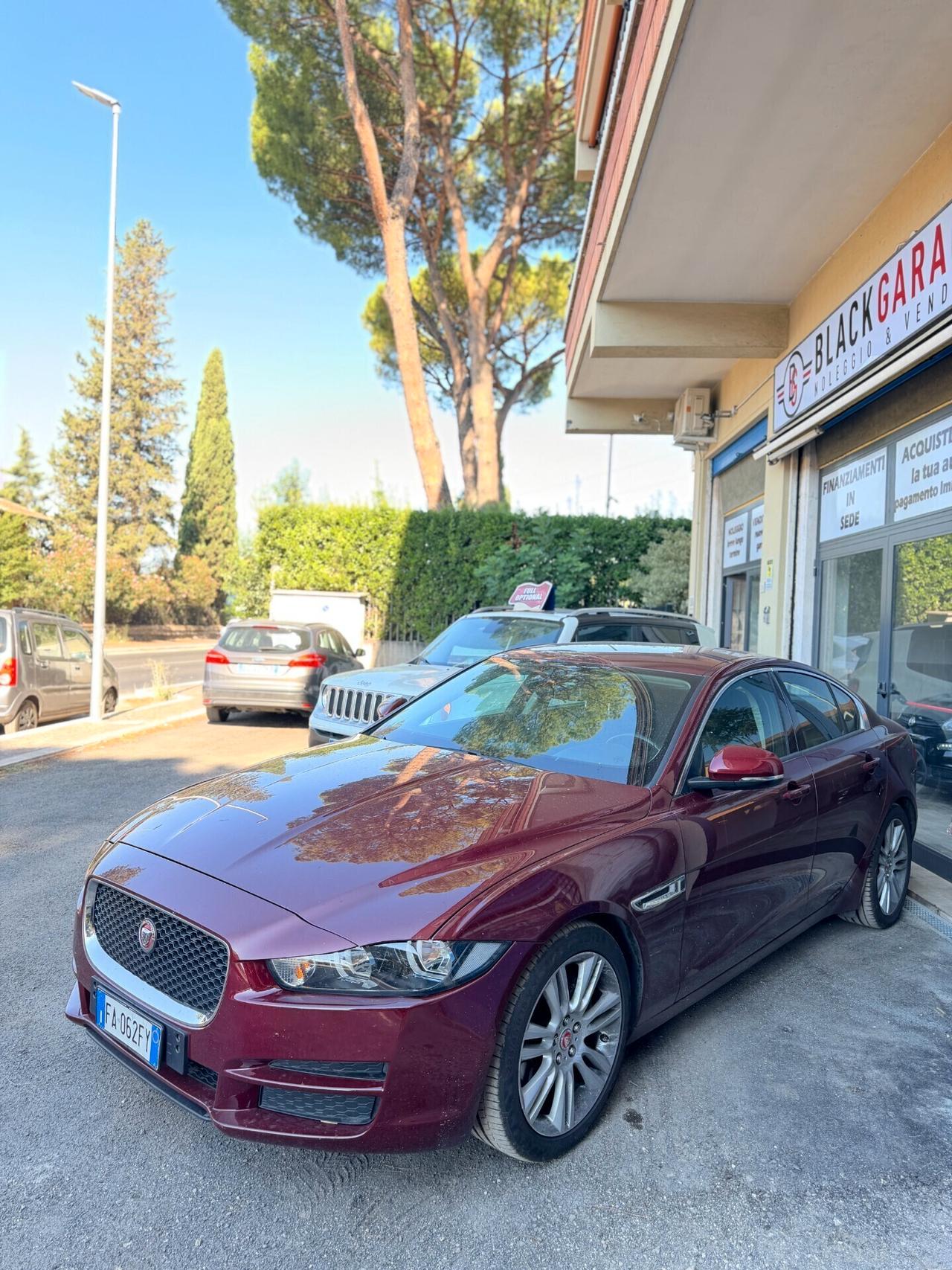 Jaguar XE 2.0 D Turbo 180CV Pure Business Edition