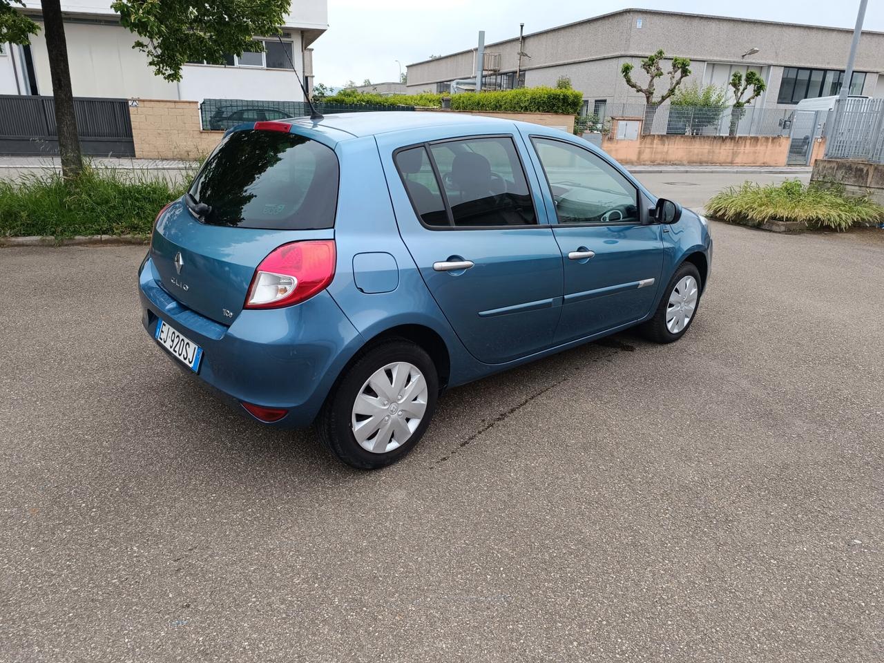 Renault Clio 1.2 16V 5 porte SOLAMENTE 97.000 KM