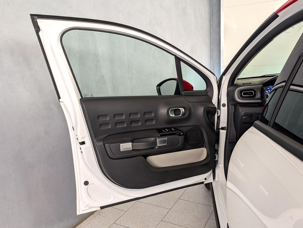 Citroen C3 1.2 puretech 83cv Shine