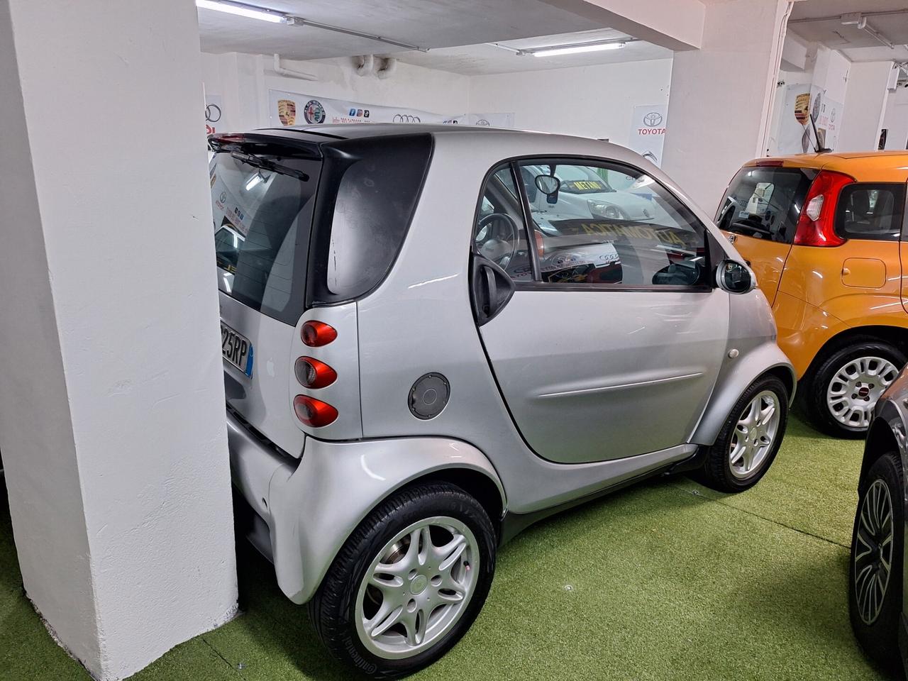 Smart 700 city-coupé pure (45 kW)