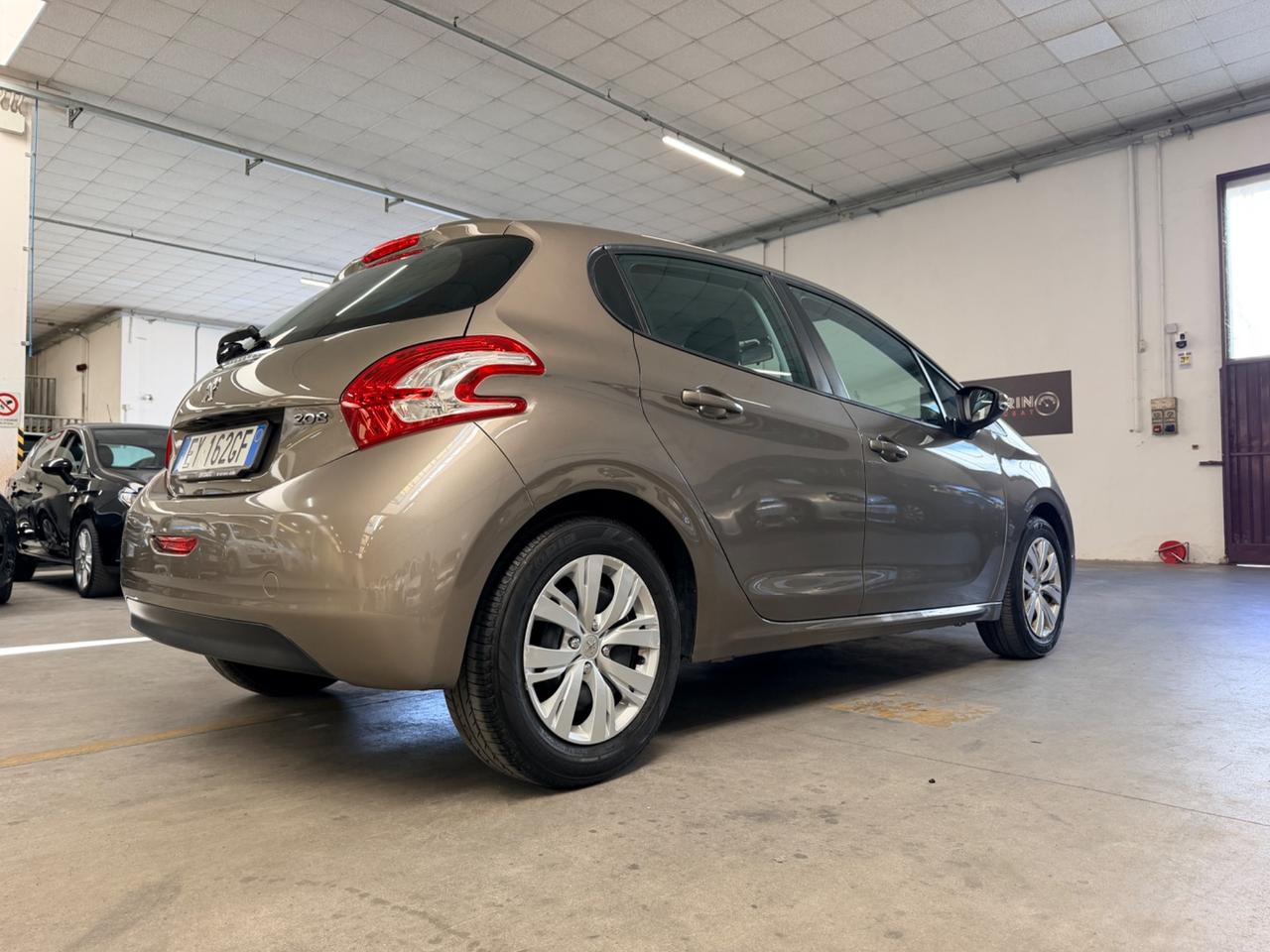 Peugeot 208 PureTech 82 5 porte Allure