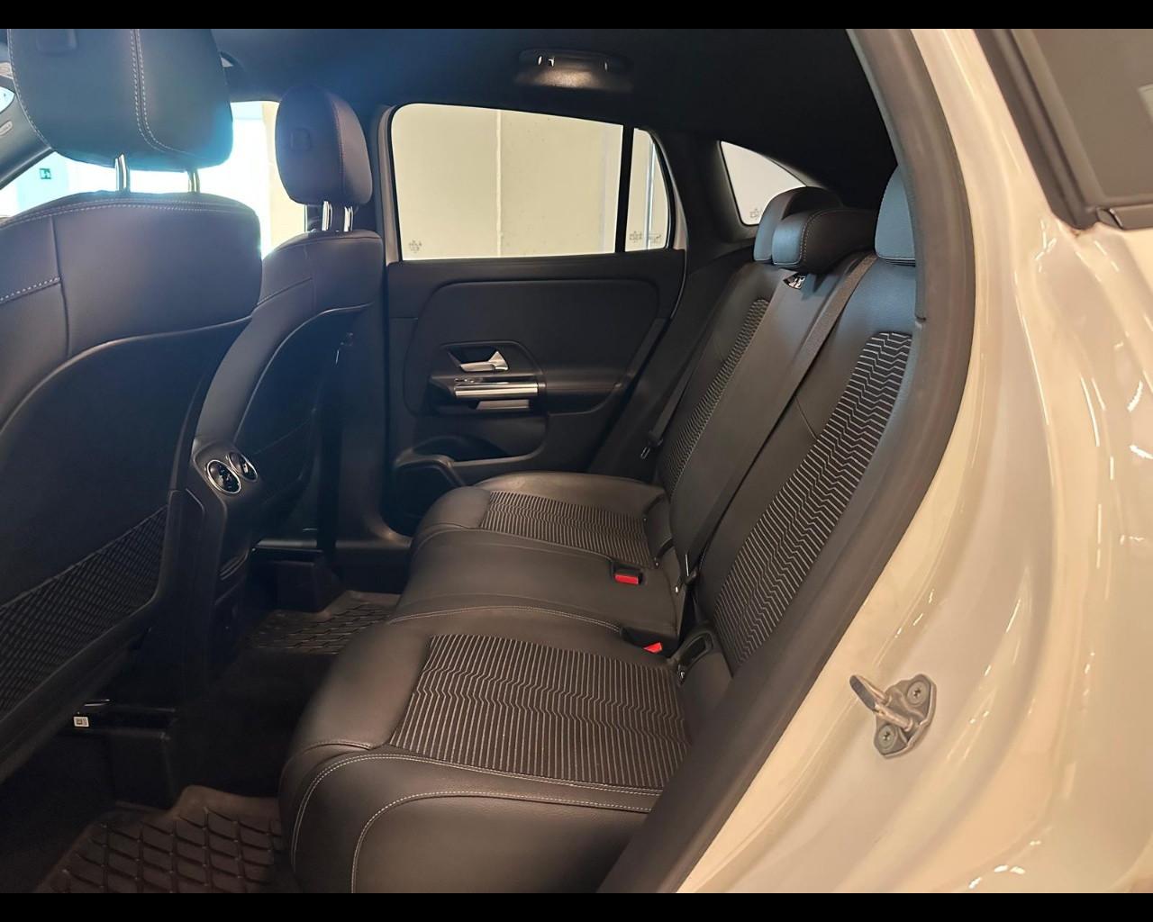 Mercedes-Benz GLA (H247) - GLA 180 Automatic Sport