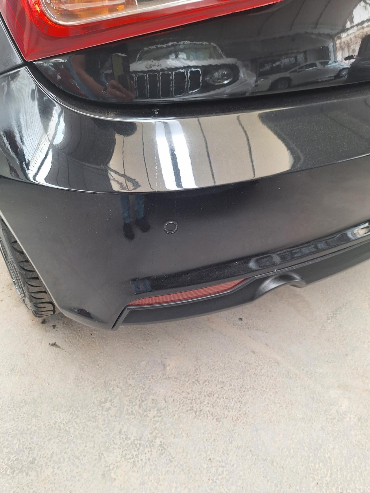 Audi A1 1.6 TDI 105 CV Ambition 02/2011