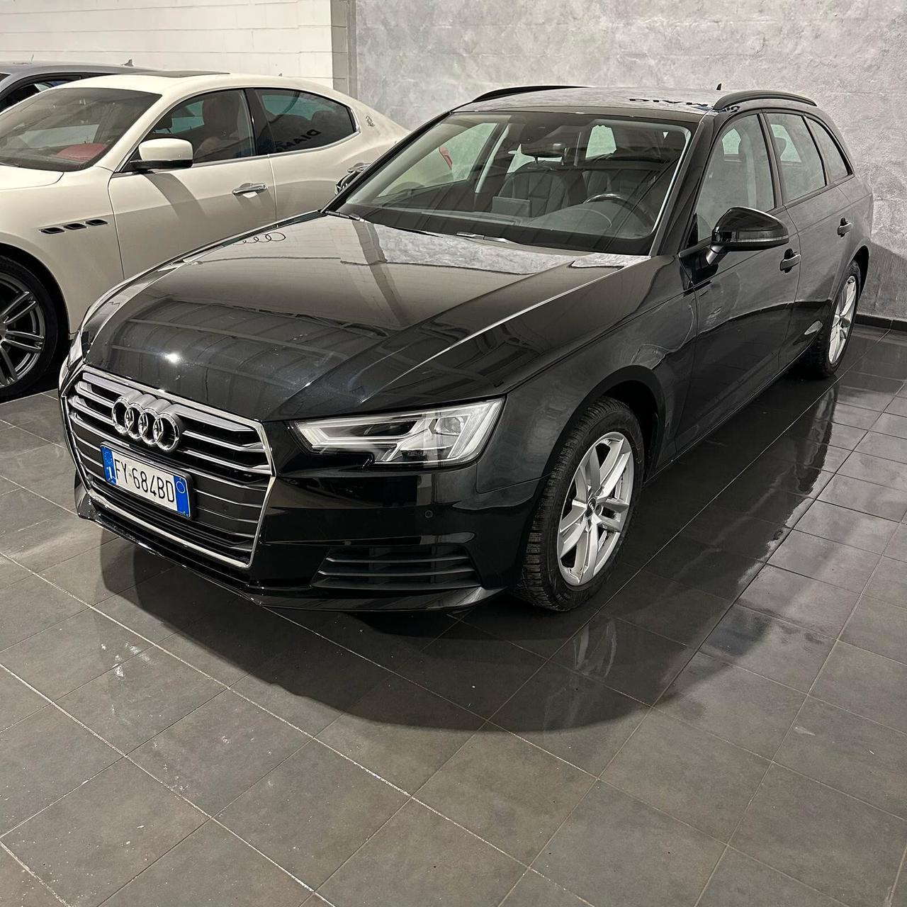 Audi A4 Avant 30 TDI S tronic Business