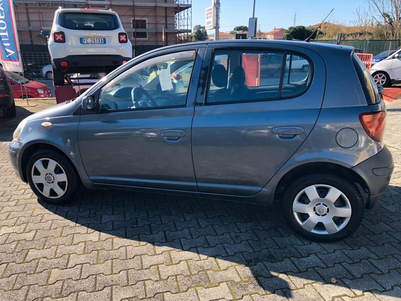 Toyota Yaris 1.0i 16V cat 5 porte Sol UNICO PROPRIETARIO ADATTA X NEOPATENTATI