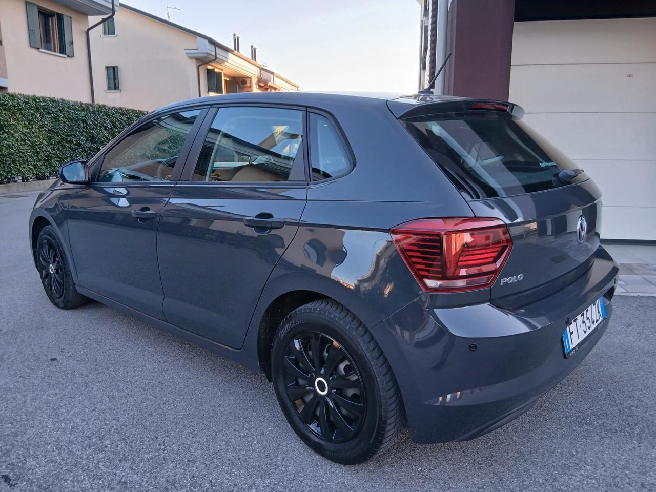 Volkswagen Polo 1.0 EVO 5p. Trendline BlueMotion tua a € 199 mese NEO PATENTATI