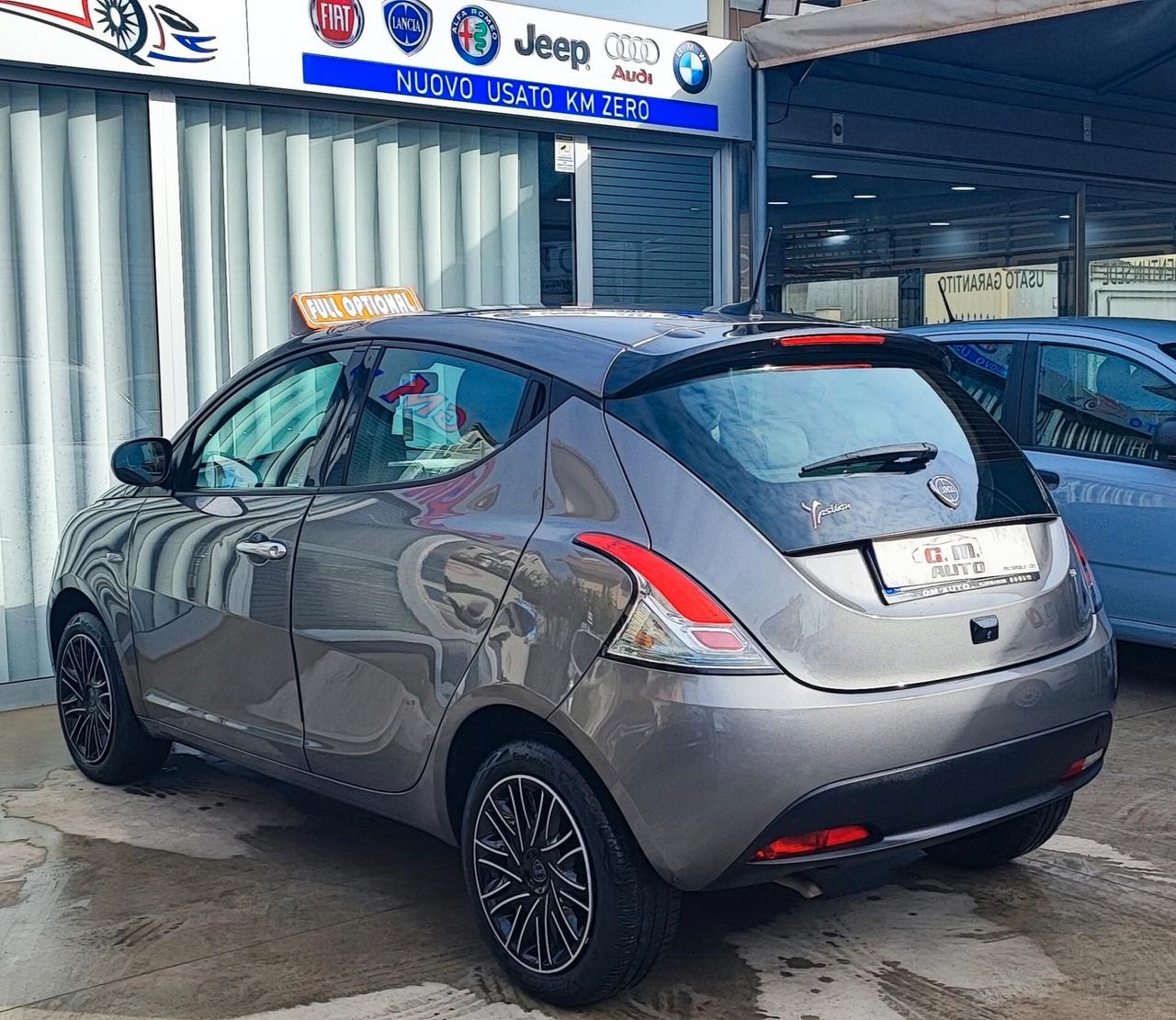 Ypsilon Gold con ricarica Cell e retrocamera 2023