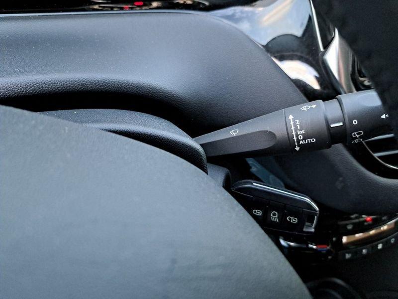 Peugeot 208 1.2 VTi 82 CV 5 porte Allure