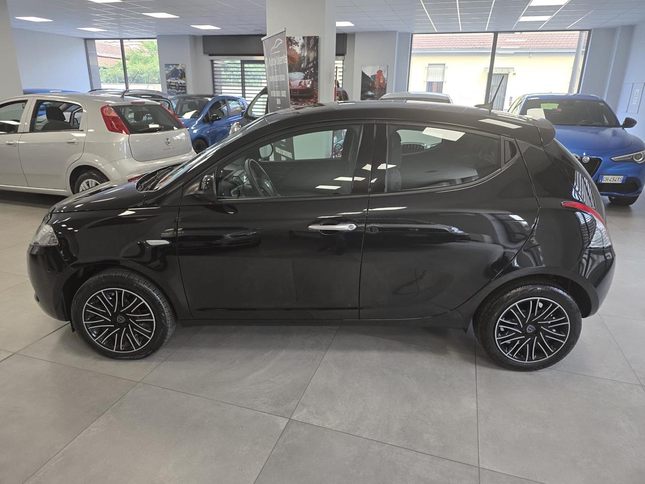 Lancia Ypsilon 1.0 Hybrid 70cv anno 2024 km 68000