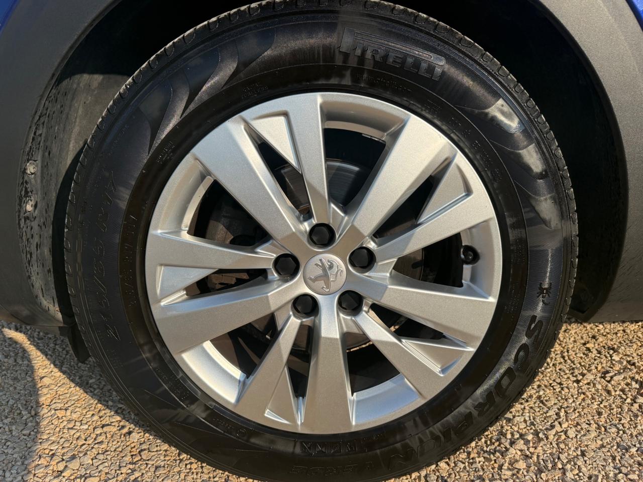 Peugeot 3008 BlueHDi 130 S&S Allure